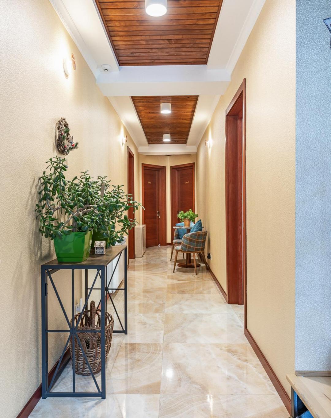 מסטיה Hotel Gold Tower מראה חיצוני תמונה