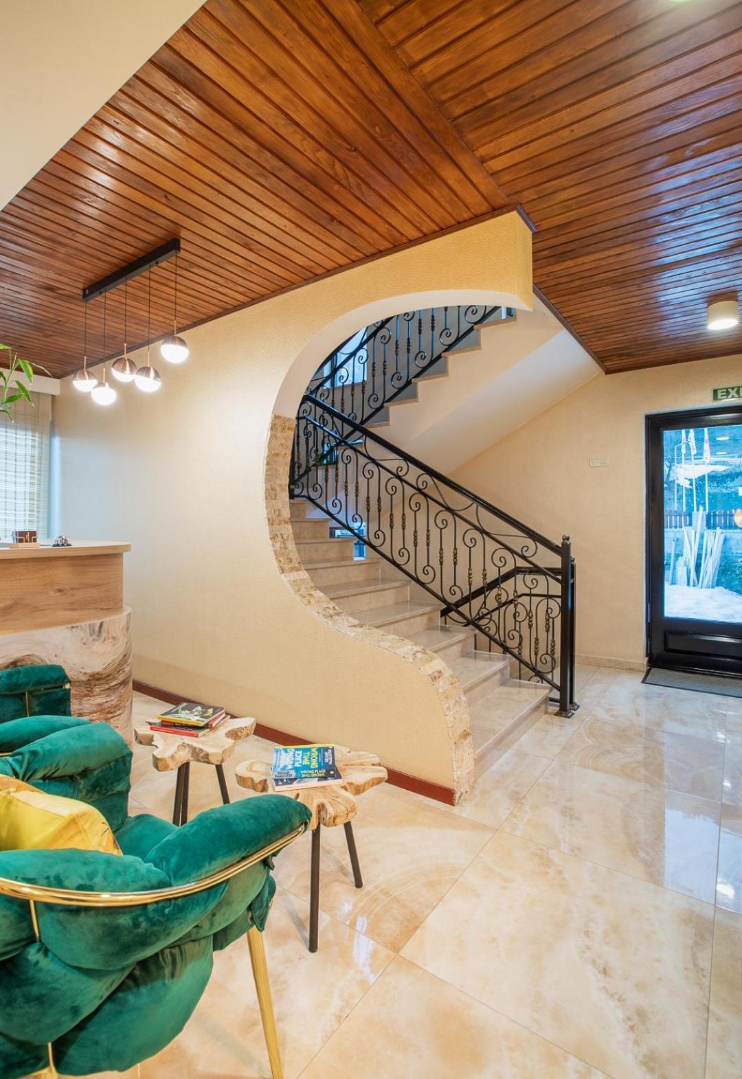 מסטיה Hotel Gold Tower מראה חיצוני תמונה